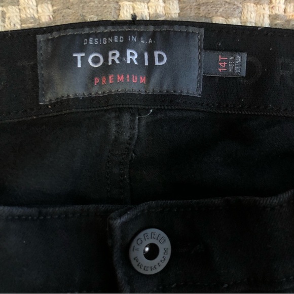 Torrid premium sky high skinny distressed jeans size 14T - Picture 3 of 12